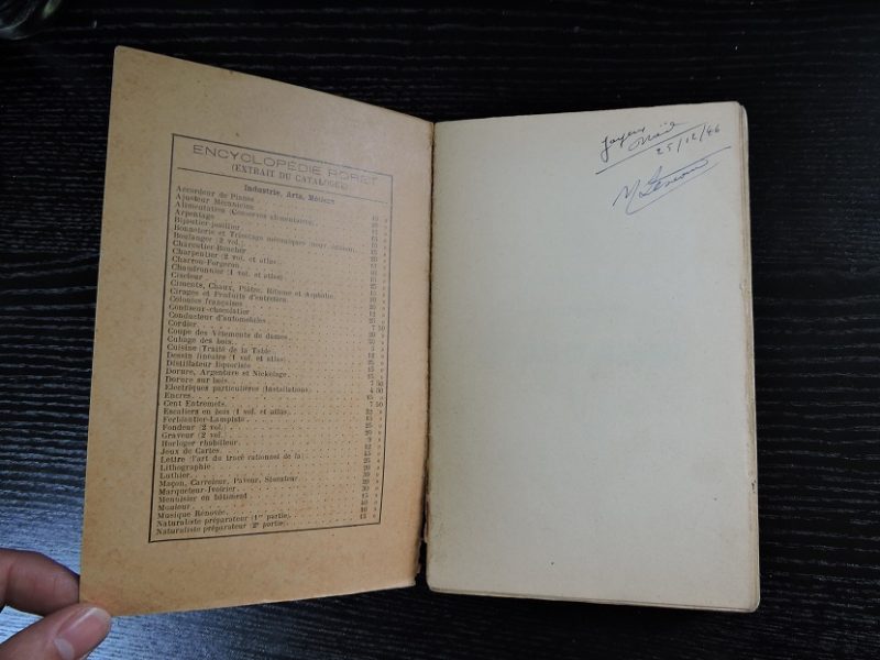 Encyclopédie Roret Tome III Foulards et Drapeaux Roger Barbaud Edition 1933